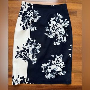 Ellen Tracy Navy and White Floral Pencil Skirt